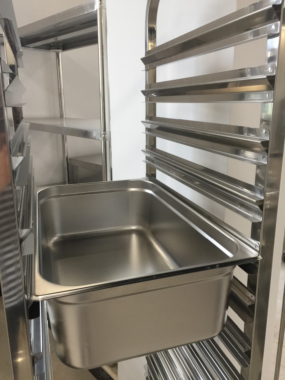Quality Industries Economy Tray Trolley, Single Row, Stainless Steel, 380x550x1735 - Image 2